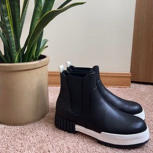 NEW AND NEVER WORN DSW “MIA” chunky boots